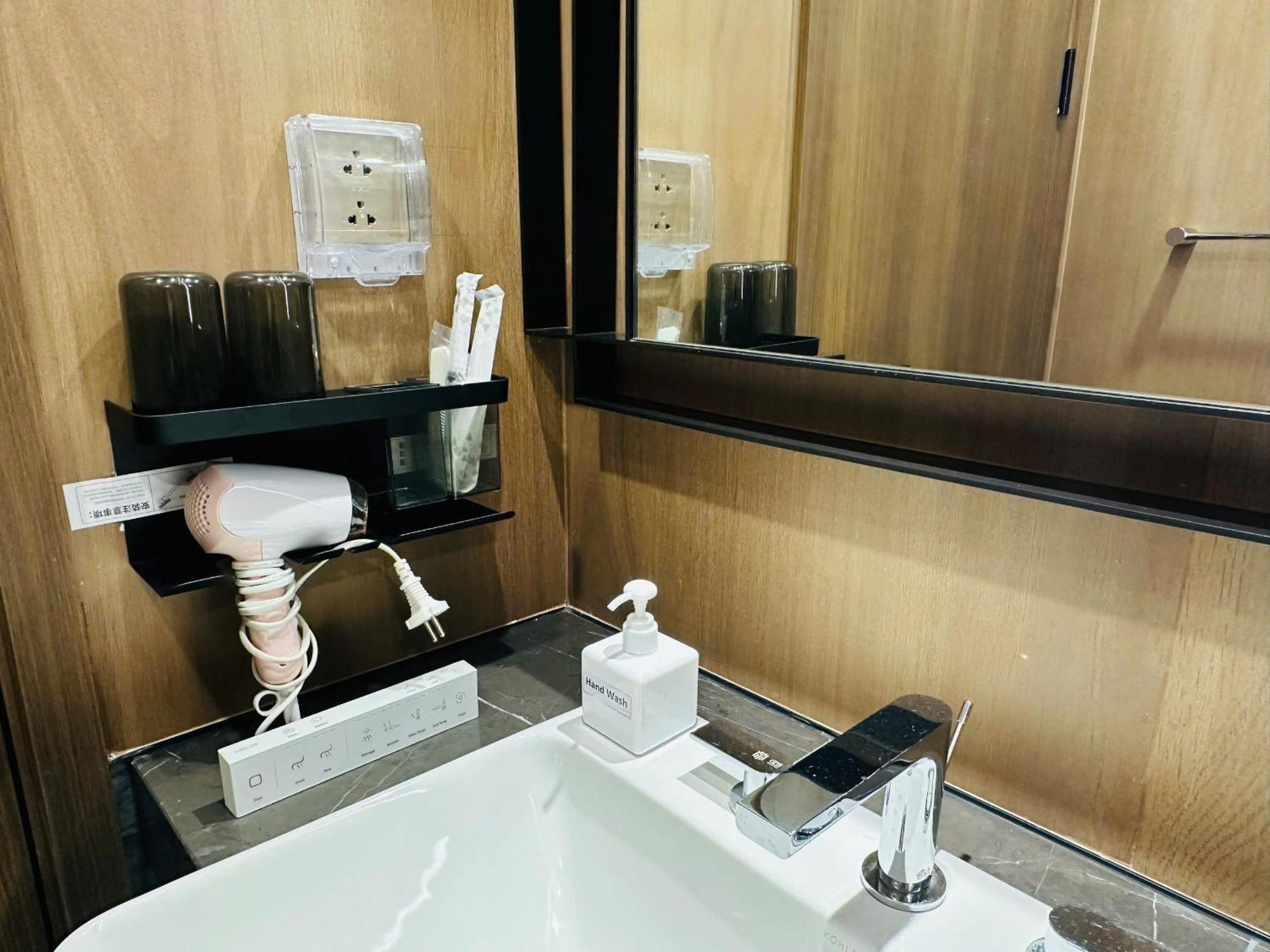 Lumiere Riverside Luxury 1bedroom Free Gym & Pool * TP. Hồ Chí Minh